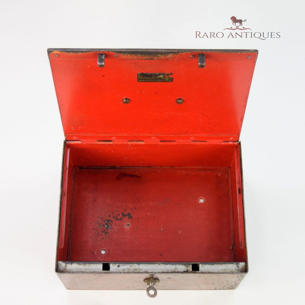 English Victorian Mahogany and Walnut Writing Box or Tea Caddy thumbnail 4