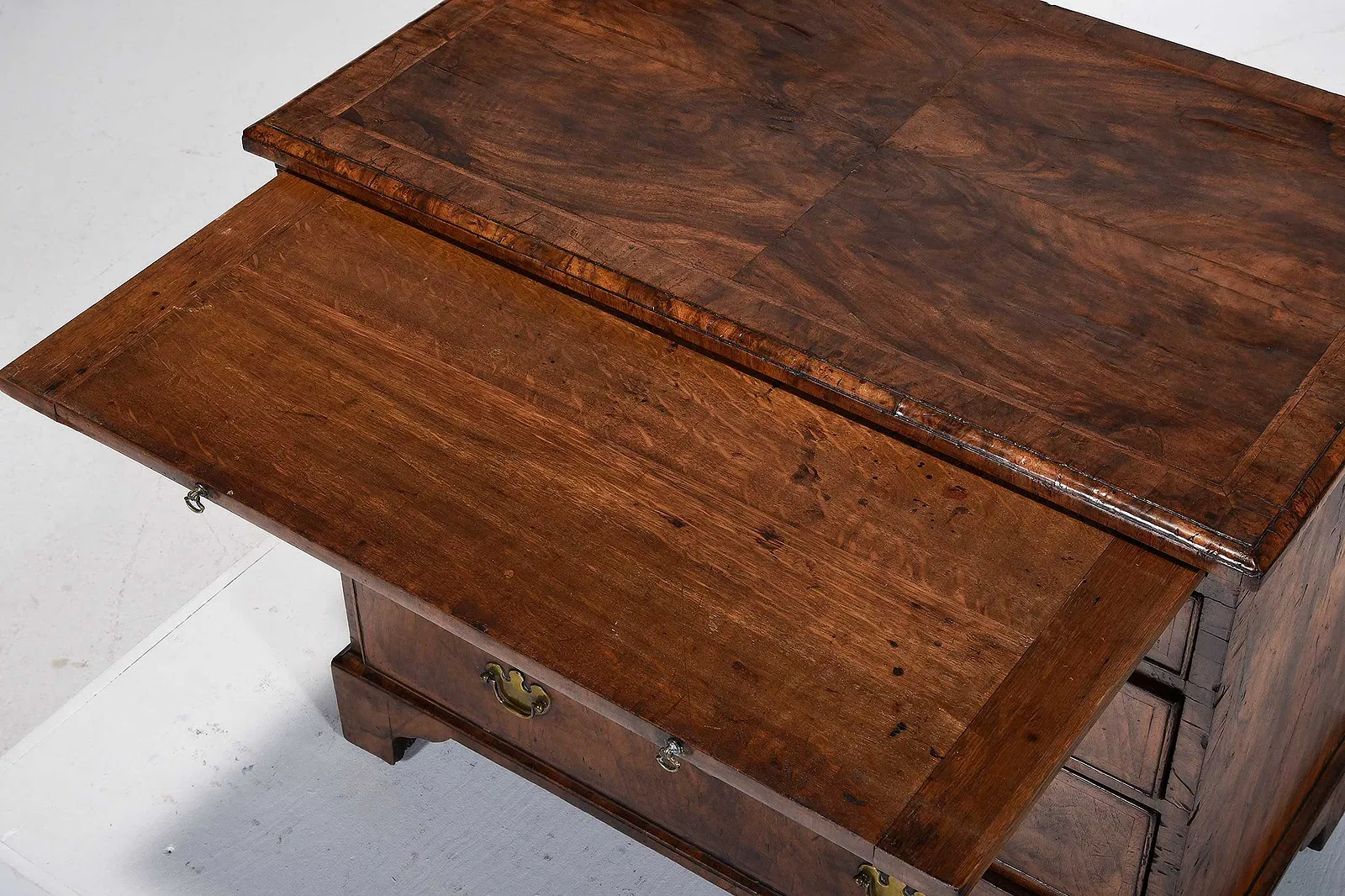 Georgian Period Walnut Bachelor's Chest thumbnail 4