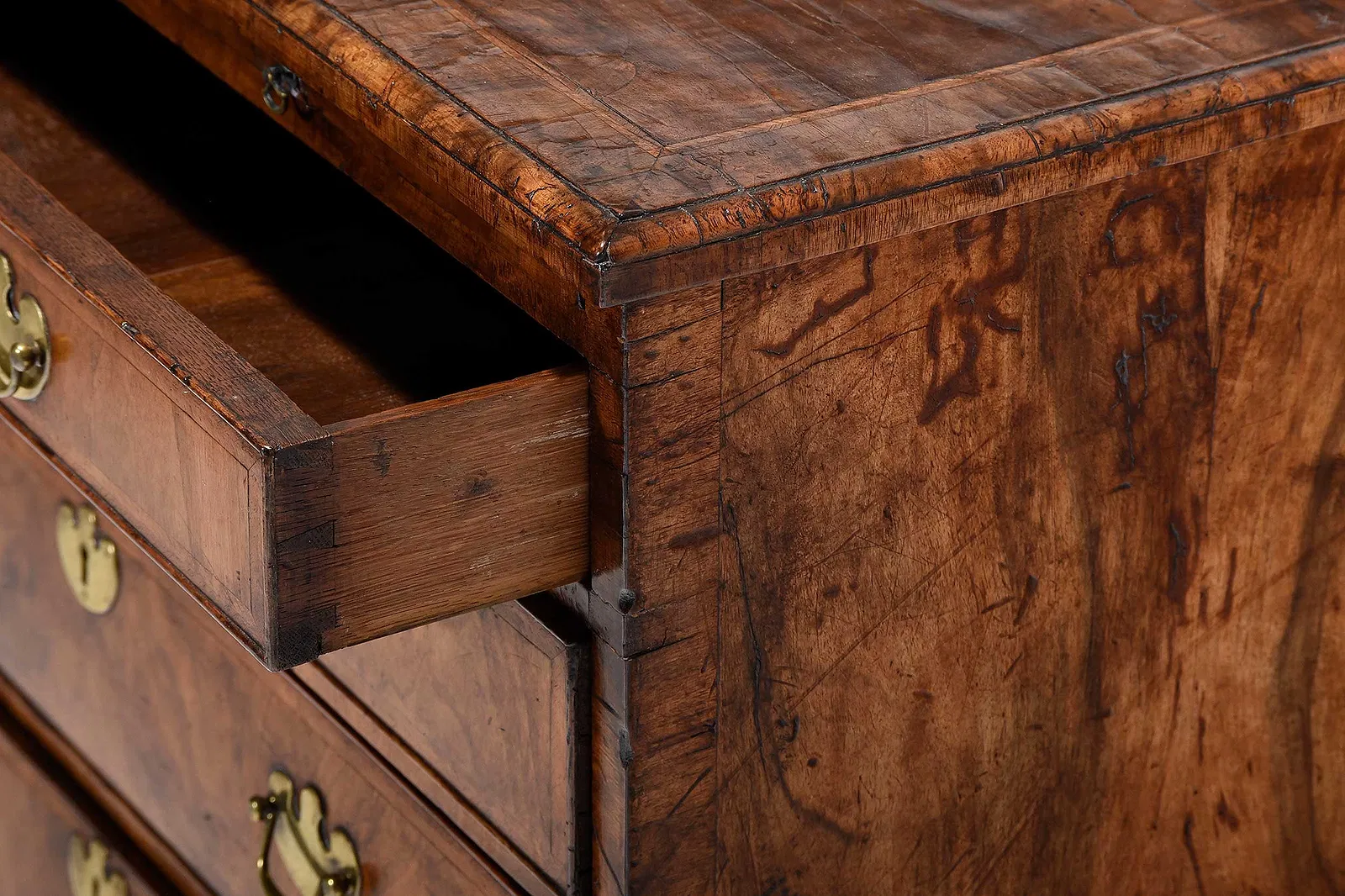 Georgian Period Walnut Bachelor's Chest thumbnail 6