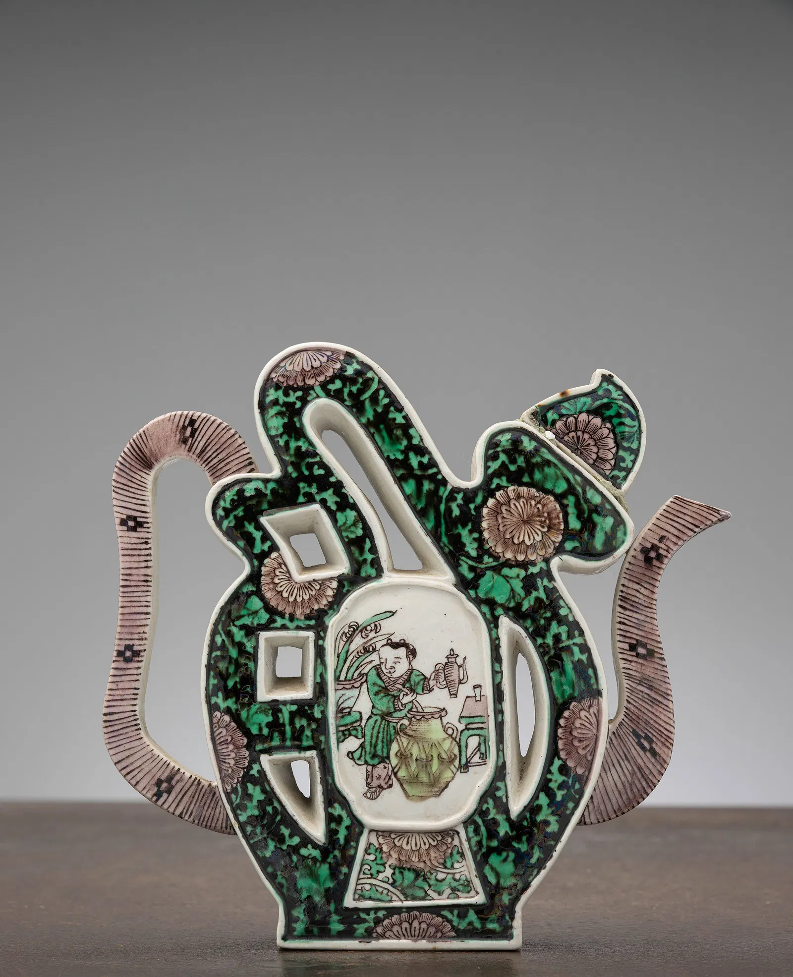 Chinese Famille Verte Porcelain Teapot thumbnail 4