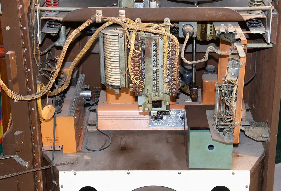 Rock-Ola Art Deco Period Jukebox thumbnail 6