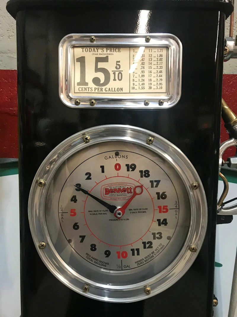 Restored Bennett Model 76 Gas Pump in Signal Gasoline Livery thumbnail 6