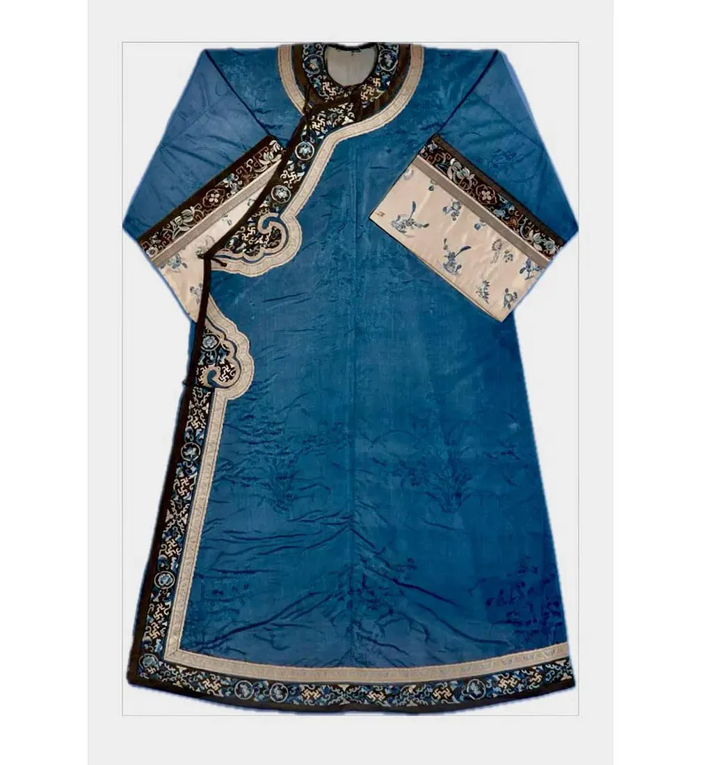Qing Dynasty Blue Silk Woman's Embroidered Robe thumbnail 2