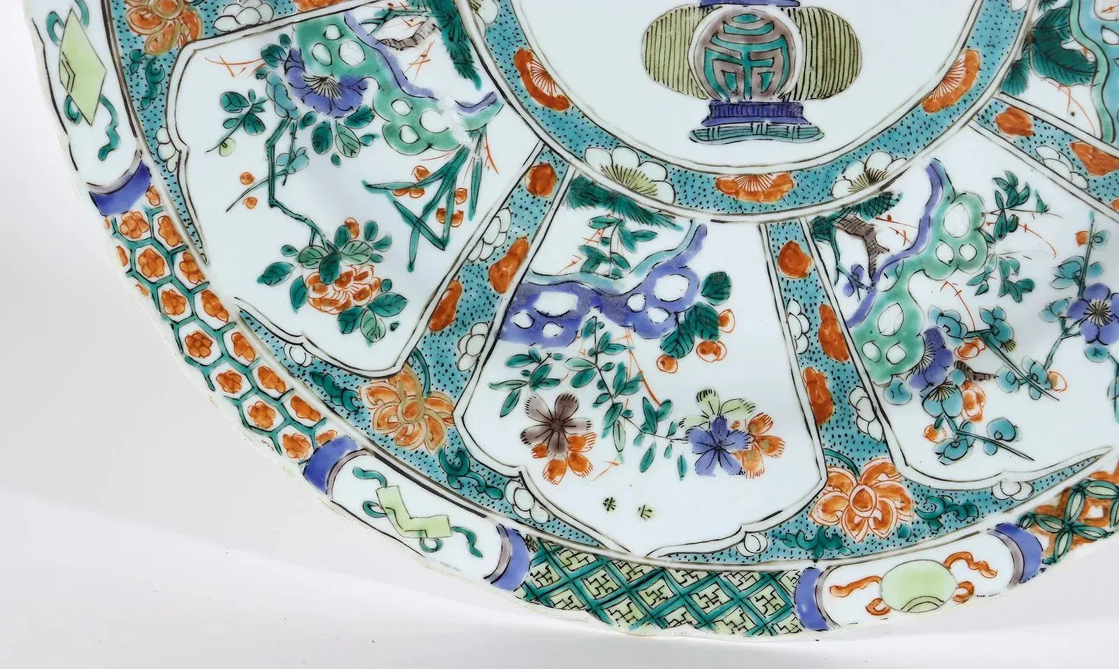 Japanese Meiji Period Arita Porcelain Charger with Enamel Decoration thumbnail 5