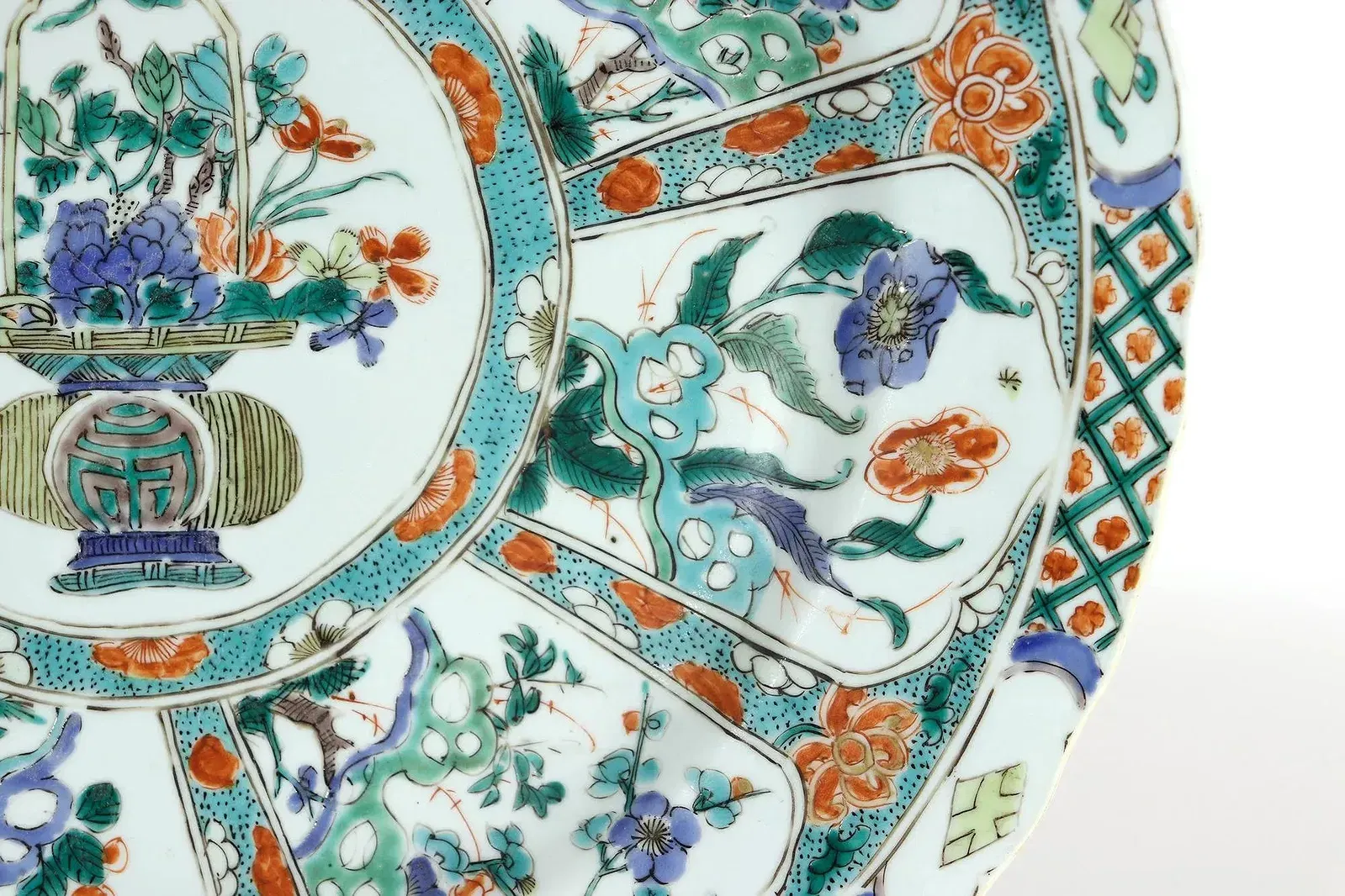 Japanese Meiji Period Arita Porcelain Charger with Enamel Decoration thumbnail 6