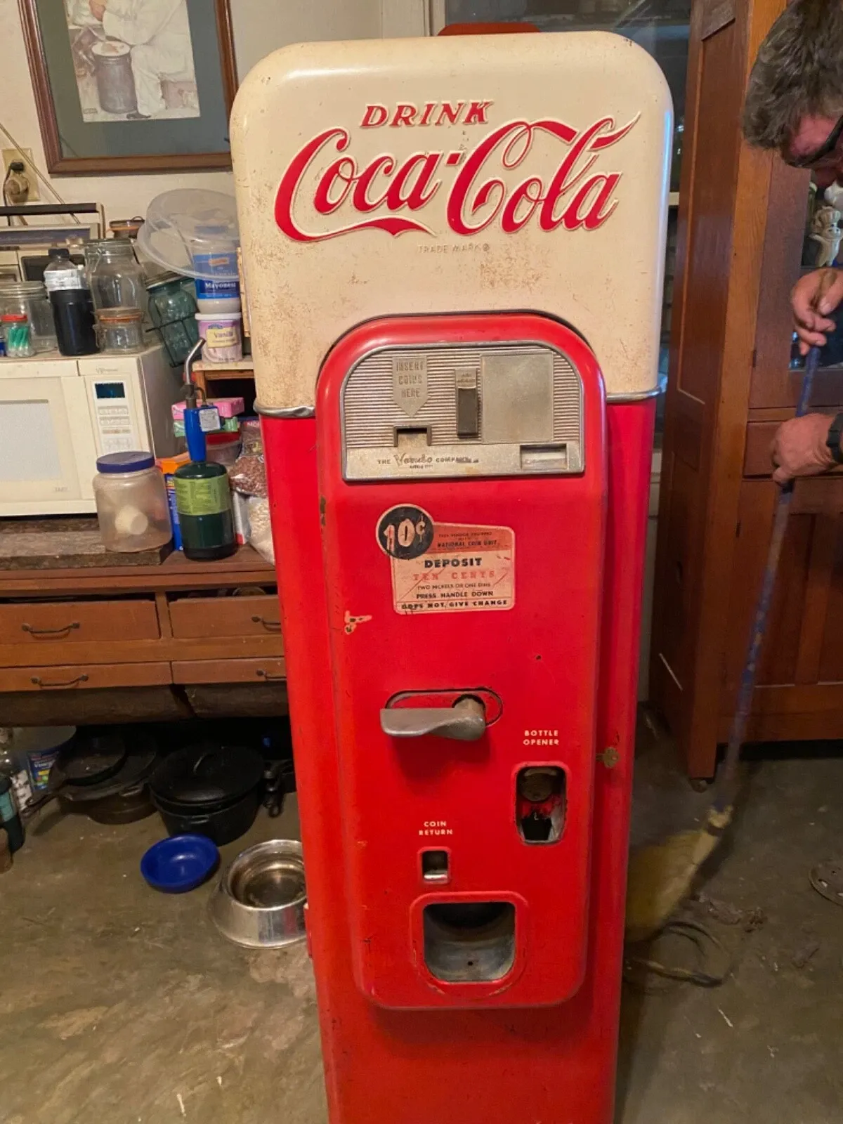 American Mid-Century Painted Steel Vendo Coca-Cola Bottle Vending Machine thumbnail 4