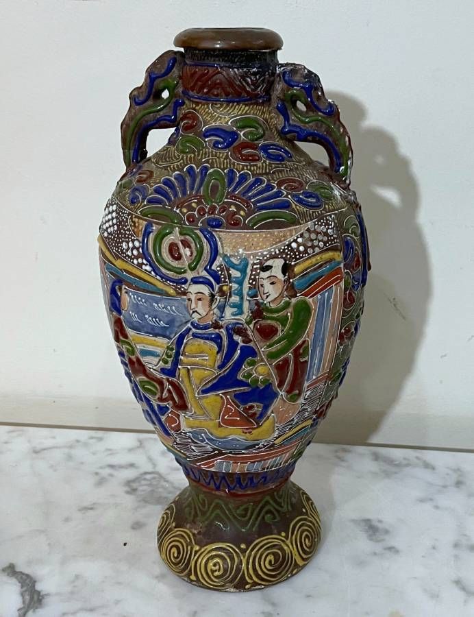 Japanese Satsuma Style Earthenware Double-Handled Vase thumbnail 7