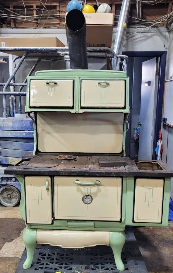 American Art Deco Style Enamel and Cast-Iron Wood/Coal Cook Stove