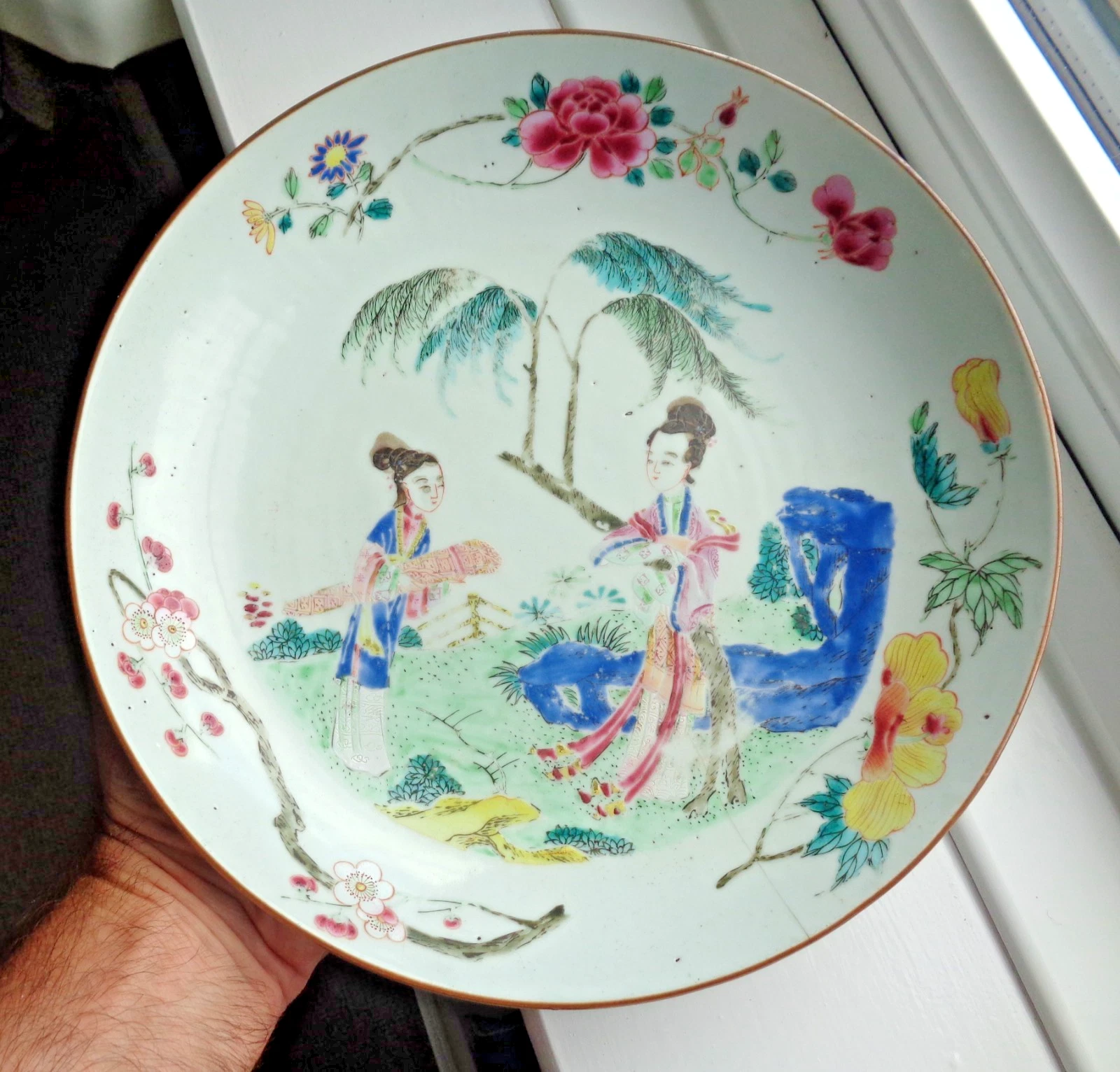 Chinese Famille Rose Porcelain Plate with Figures thumbnail 2