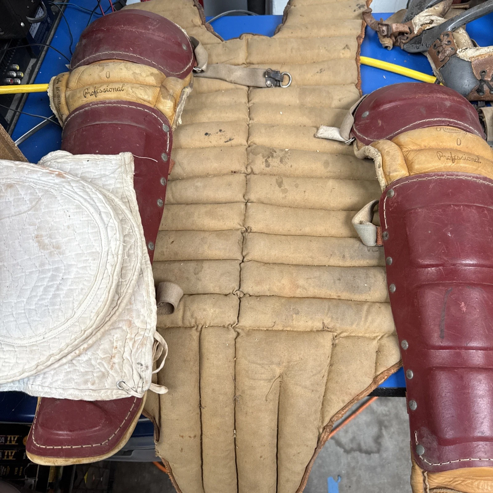 Vintage Rawlings Baseball Catcher's Gear thumbnail 5