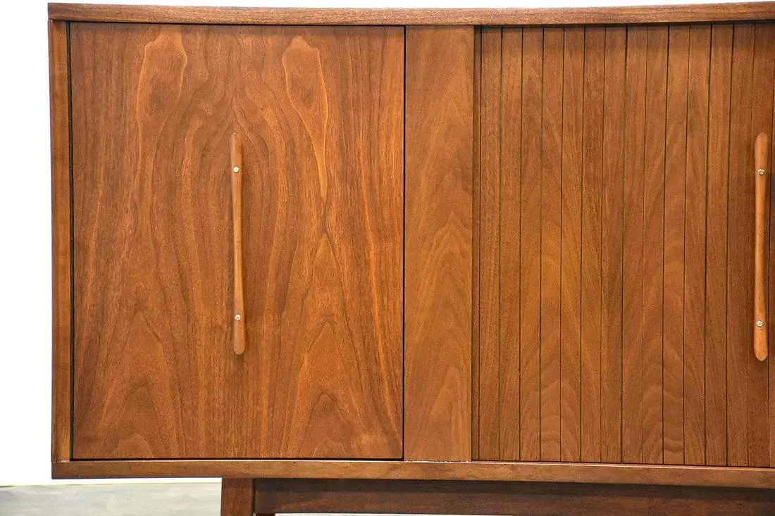 American Mid-Century Modern Walnut Sideboard thumbnail 3