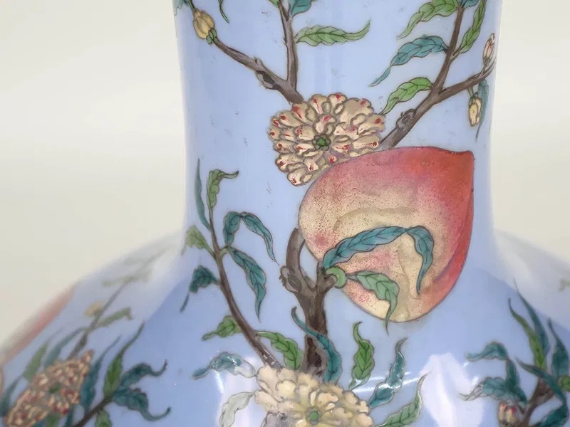 Chinese Qianlong Style Famille Rose Peach Vase thumbnail 4