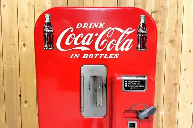 American Mid-Century Modern Painted Steel Coca-Cola Vendo Bottle Vending Machine thumbnail 2