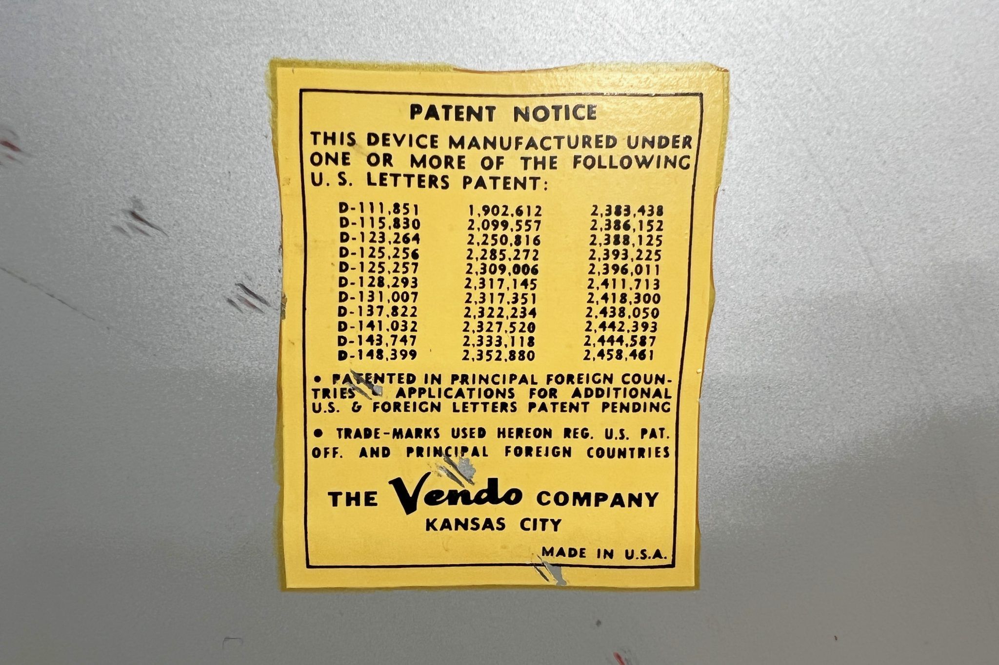 American Mid-Century Modern Painted Steel Coca-Cola Vendo Bottle Vending Machine thumbnail 11