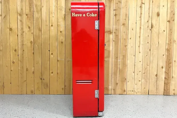 American Mid-Century Modern Painted Steel Coca-Cola Vendo Bottle Vending Machine thumbnail 3