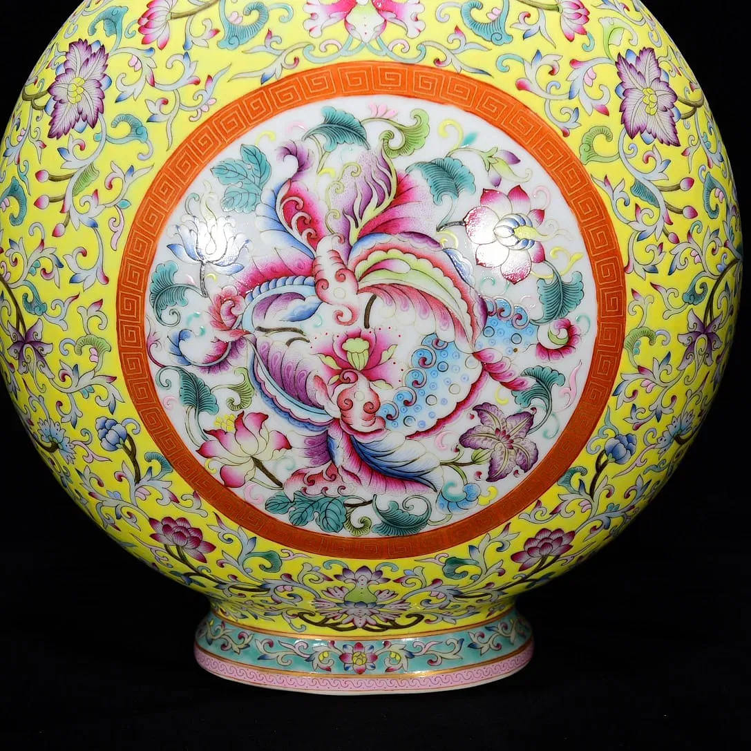 Chinese Qing Style Famille Rose Yellow-Ground Double-Handle Porcelain Moon Flask thumbnail 7