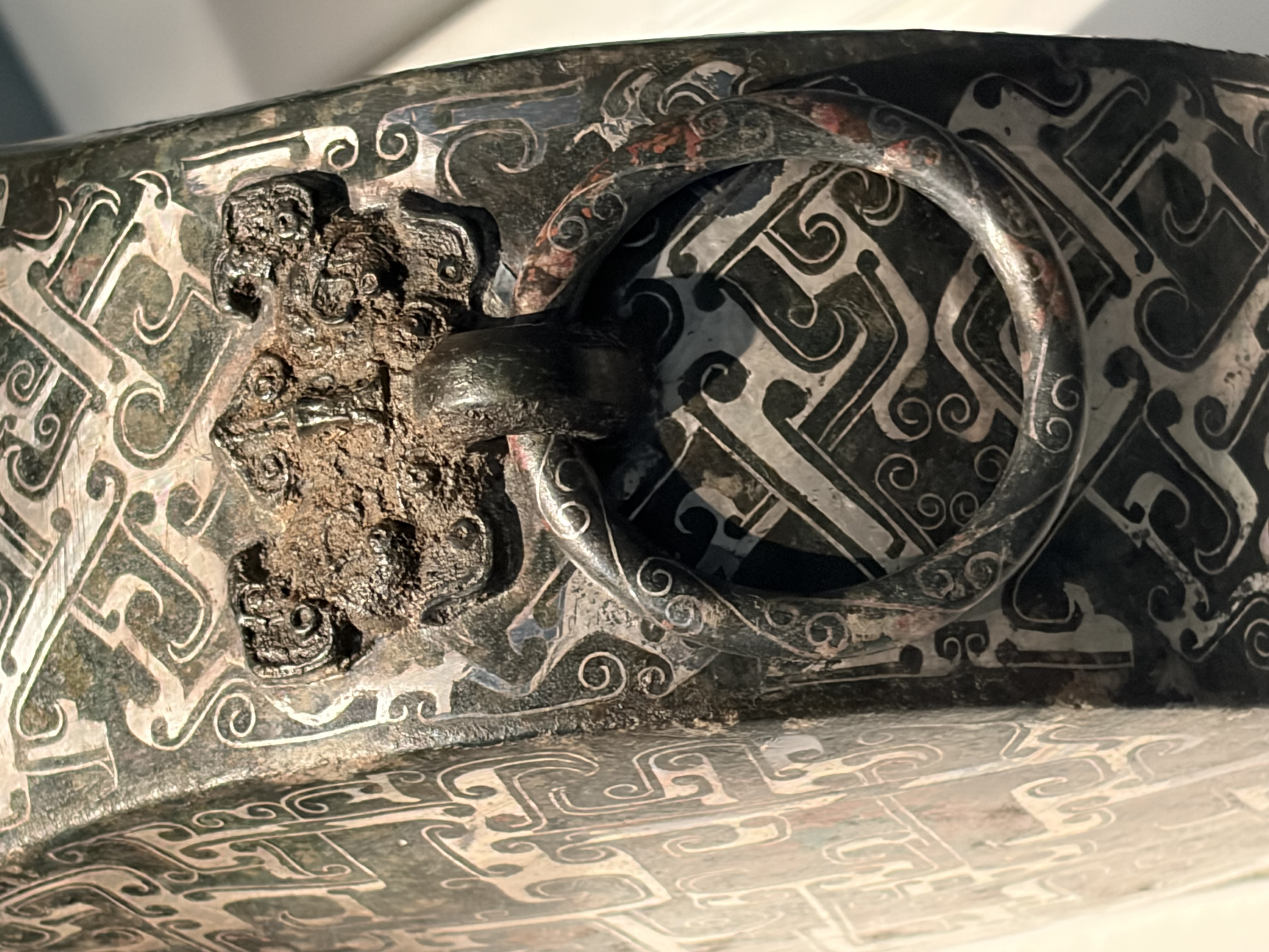 Chinese Bronze Hu Vase thumbnail 2