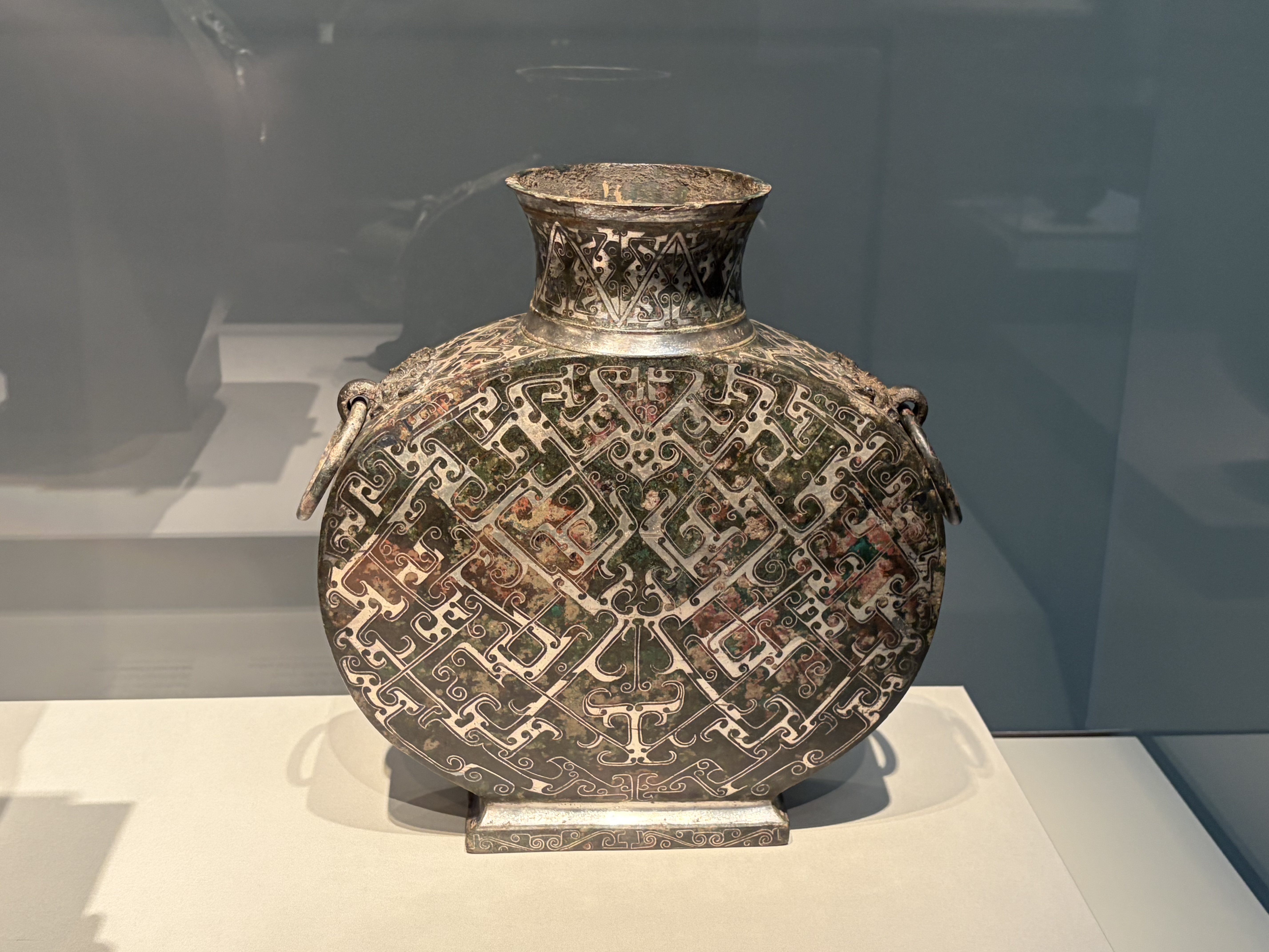 Chinese Bronze Hu Vase thumbnail 4