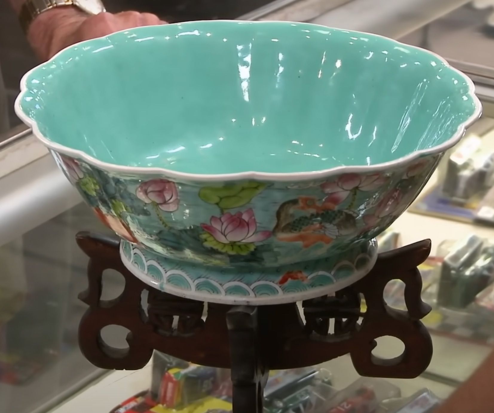 Chinese Qing Period Famille Rose Porcelain Bowl