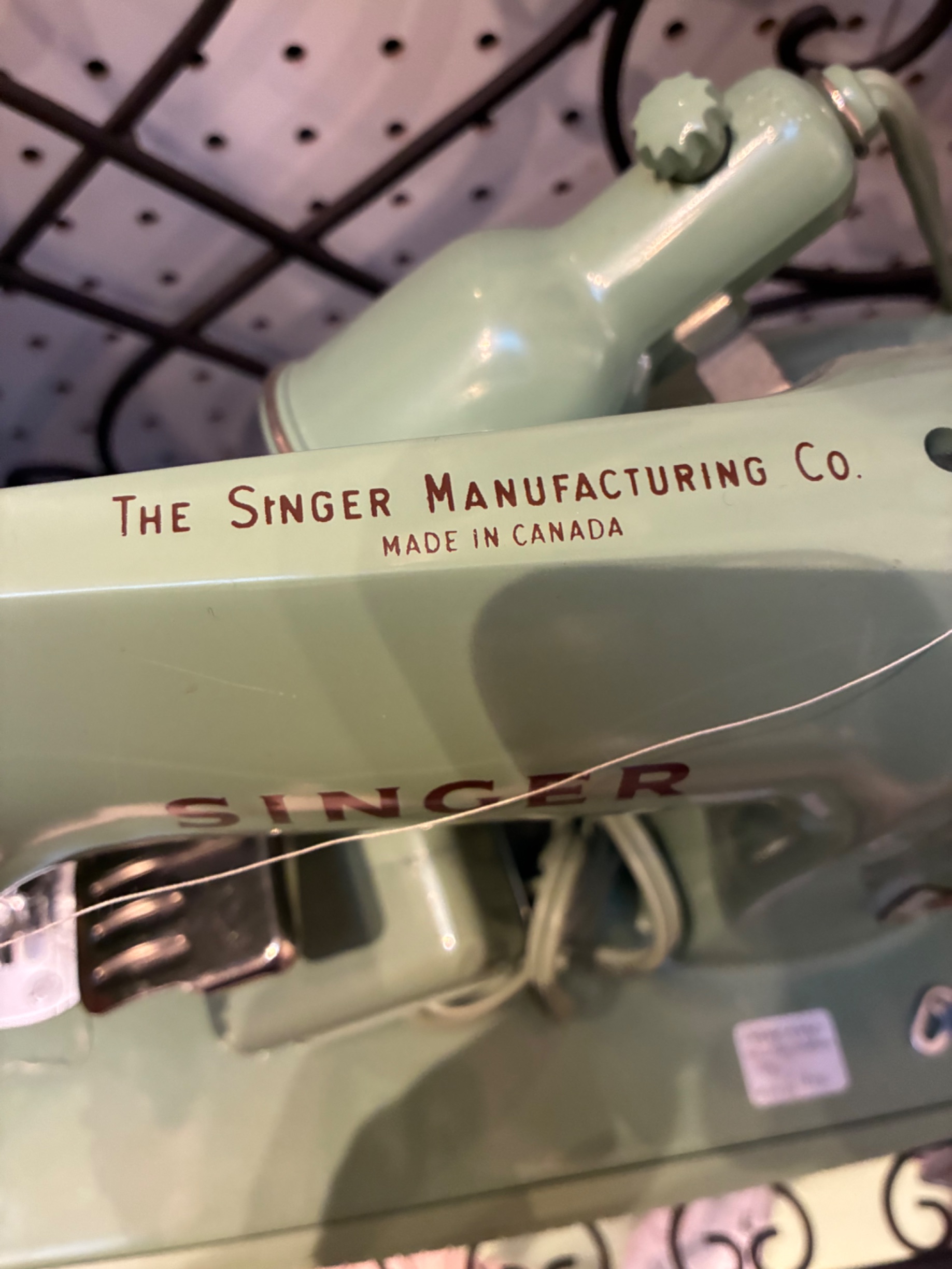 Vintage Singer 185J Sewing Machine thumbnail 3