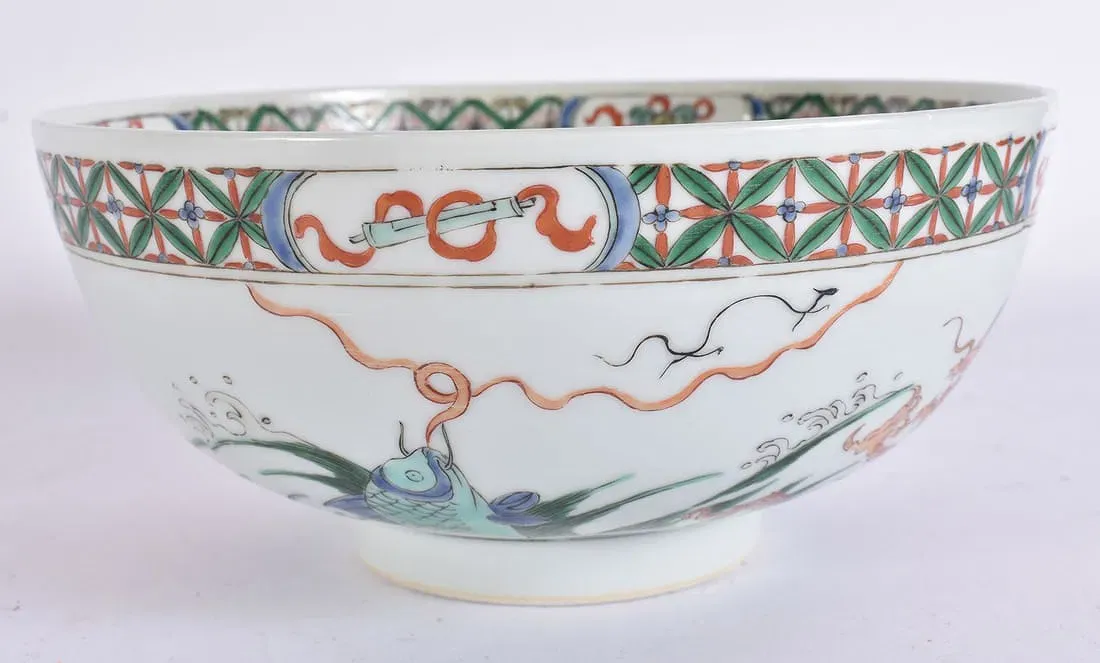 Chinese Wucai Style 'Dragon and Fish' Porcelain Bowl thumbnail 2