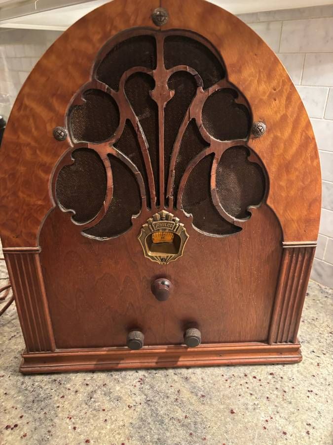 Philco Model 20 Cathedral Radio