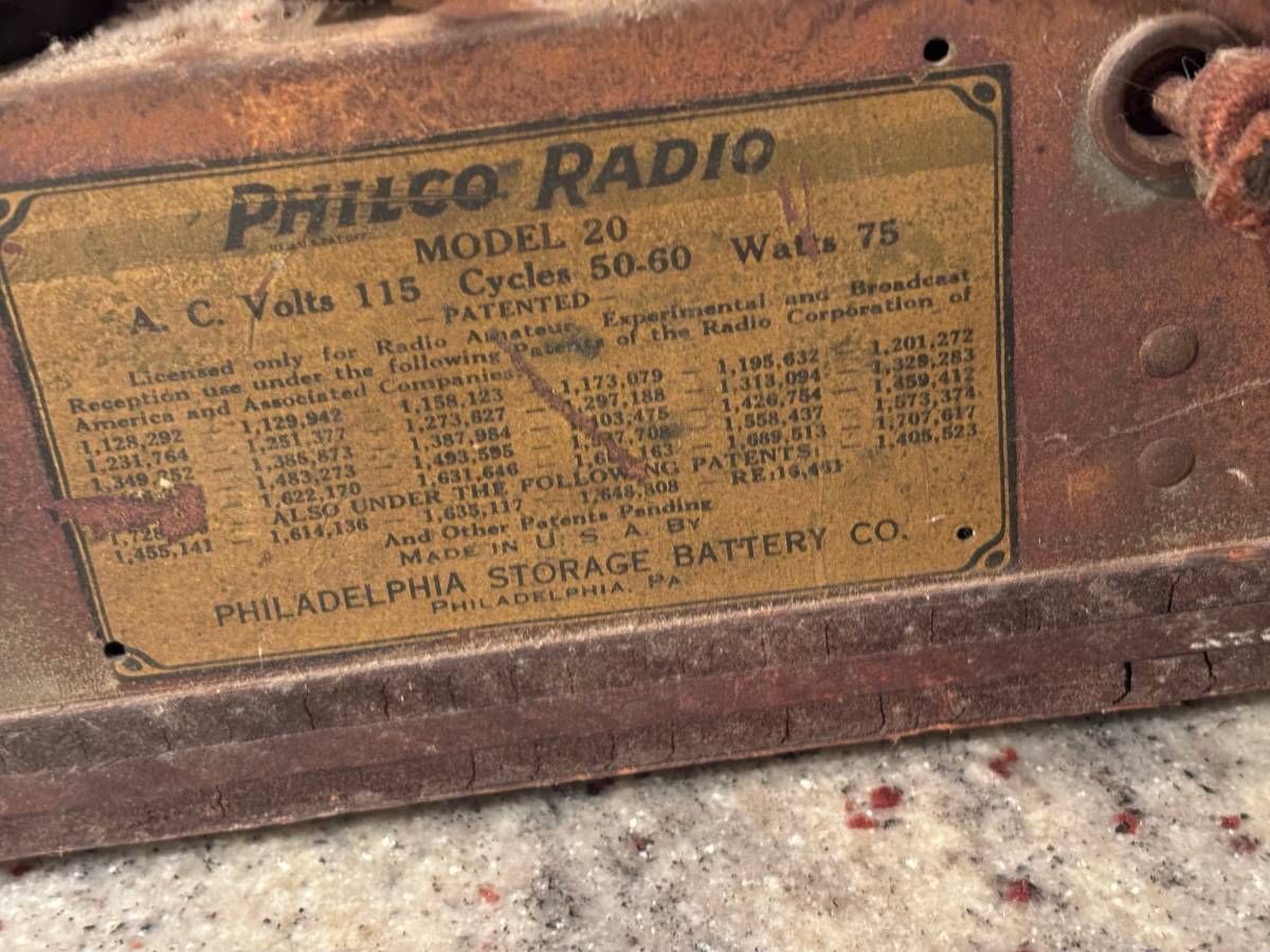 Philco Model 20 Cathedral Radio thumbnail 2