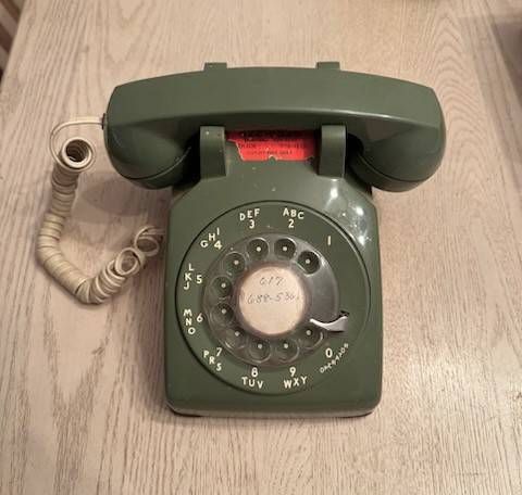 Mid-Century Western Electric Model 500 Rotary Telephone thumbnail 4