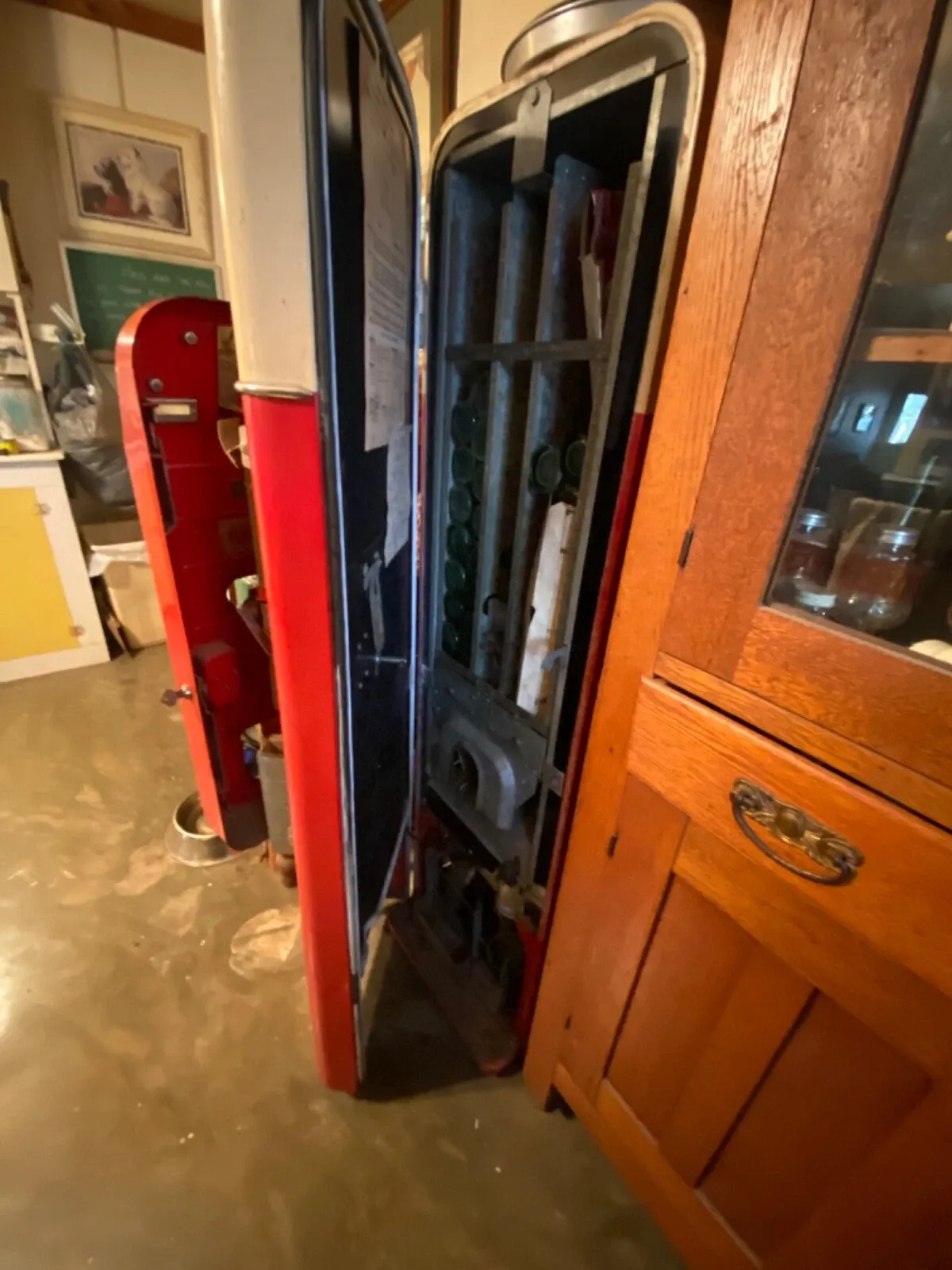 American Mid-Century Vendo Coca-Cola Model 39 Glass-Bottle Vending Machine thumbnail 2