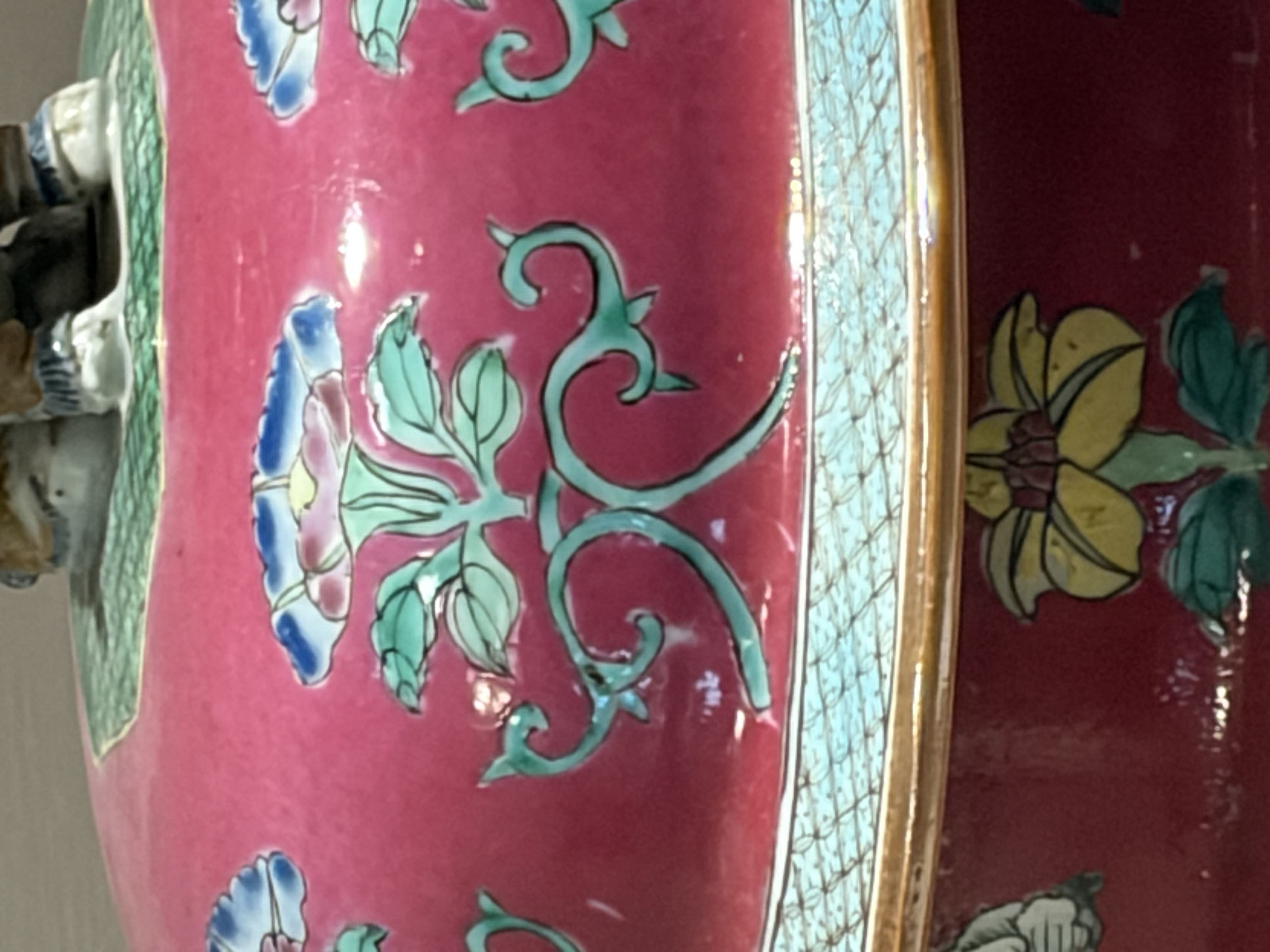 Famille Rose Lidded Porcelain Jar with Foo Dog Finial thumbnail 2