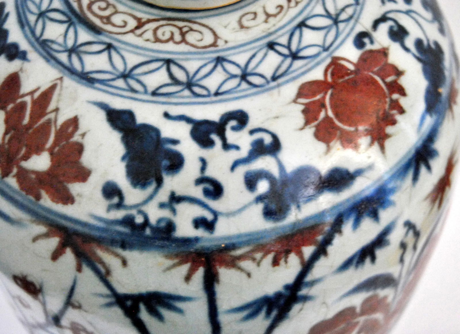 Large Japanese Imari Lidded Bottle Vase with Shochikubai Motif, Meiji Period thumbnail 4
