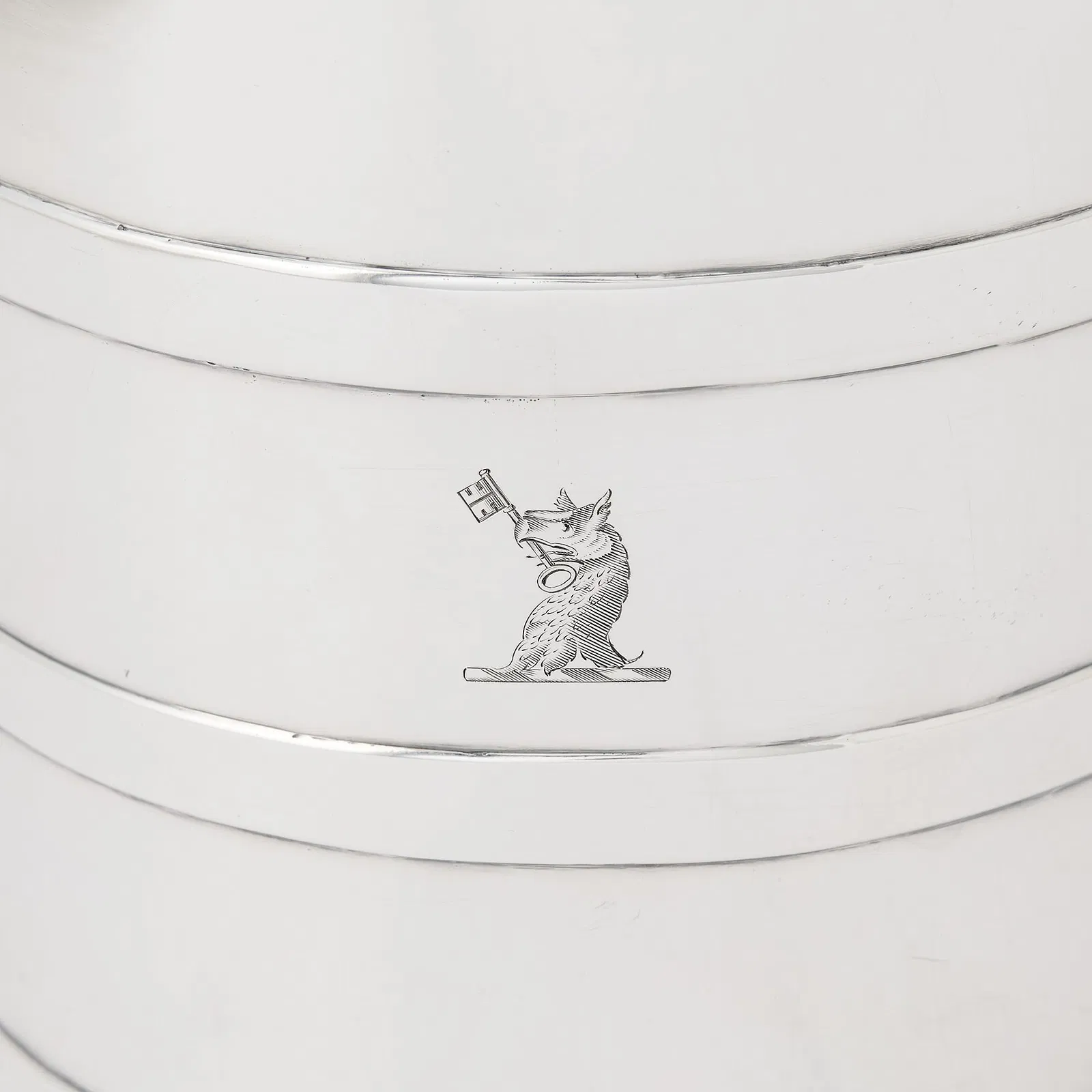 English Edwardian Sterling Silver Biscuit Barrel with Liner and Cover (London, 1900)