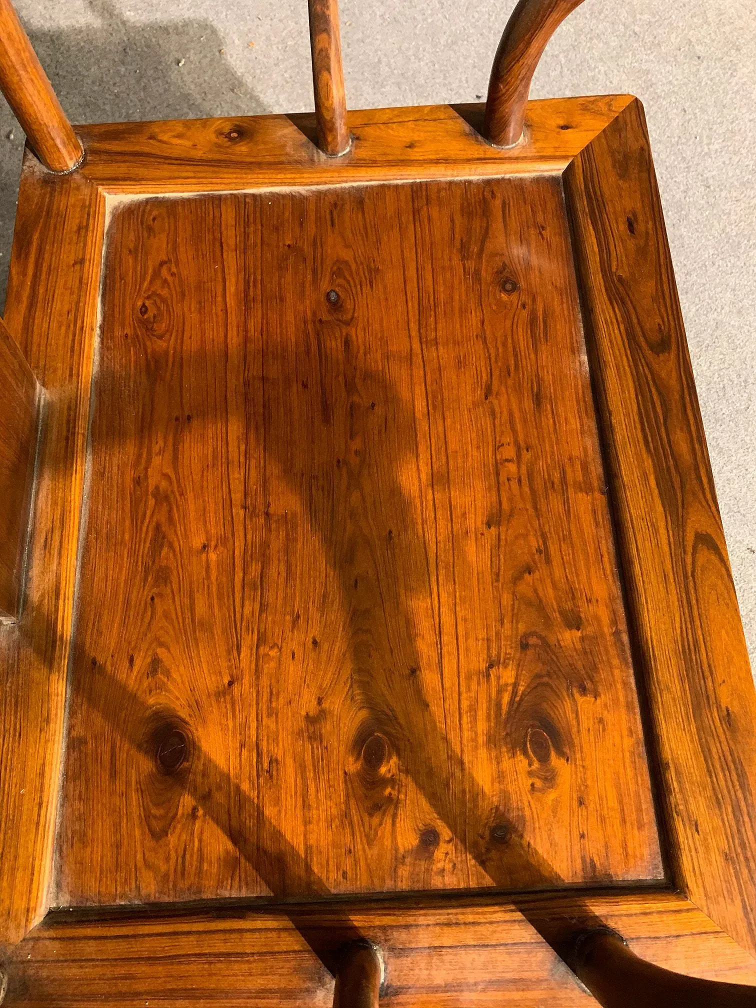 Chinese Hardwood 'Official's Hat' Armchair Pair with Inscribed Backs and Side Table, Qing Dynasty Style (modern reproduction) thumbnail 4