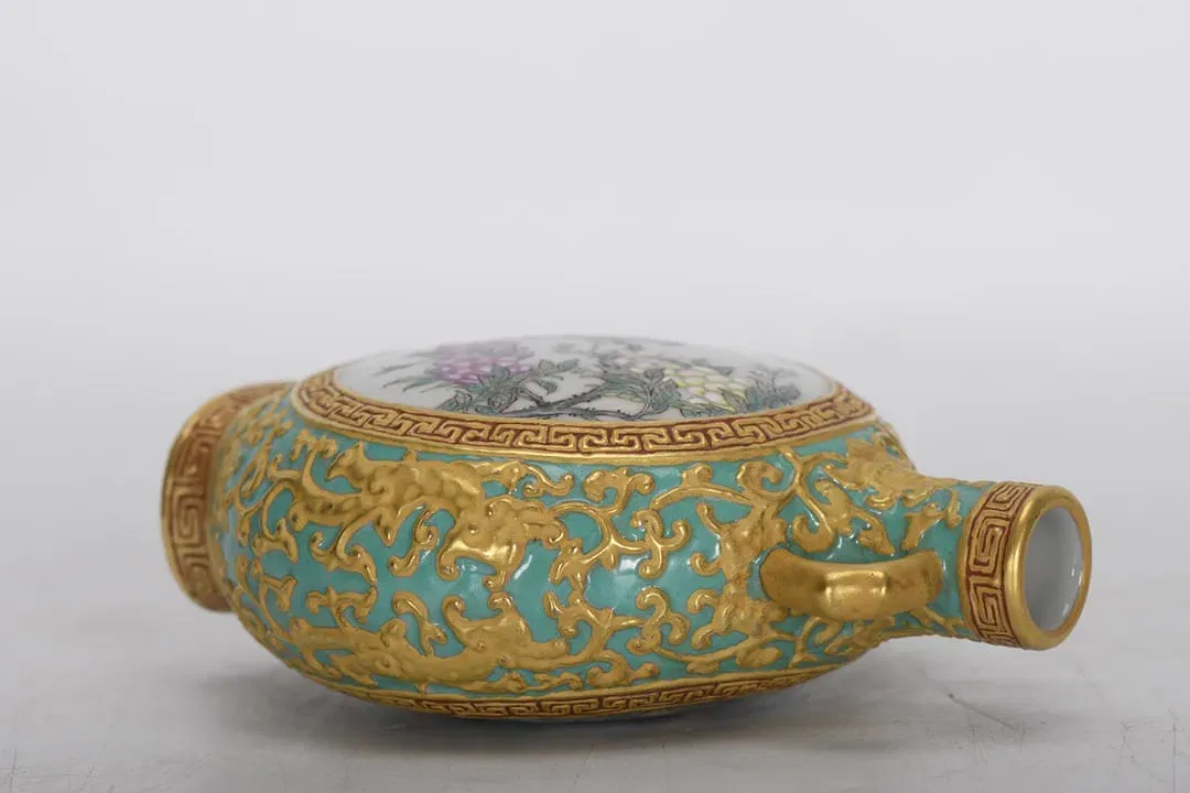 Qianlong Style Gilt and Turquoise Ground Famille Rose Porcelain Moon Flask thumbnail 7