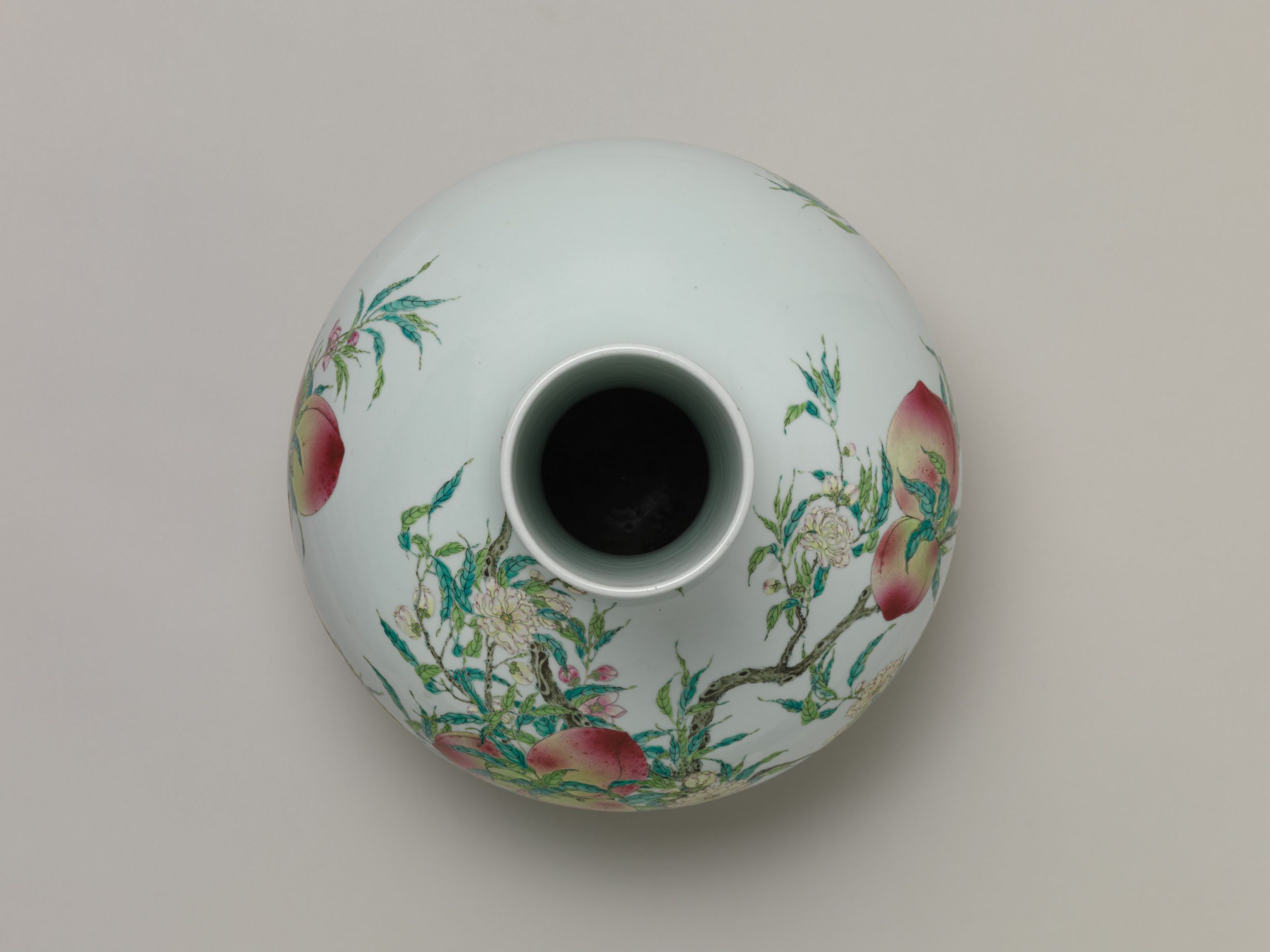 Chinese Qing Style Famille Rose Porcelain 'Peach and Bat' Vase thumbnail 4
