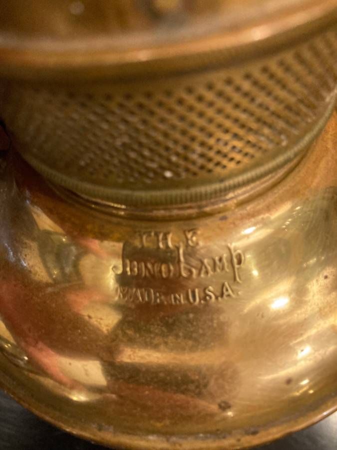 American Victorian Period Brass 'Juno' Banquet Oil Lamp by Edward Miller & Co. thumbnail 3