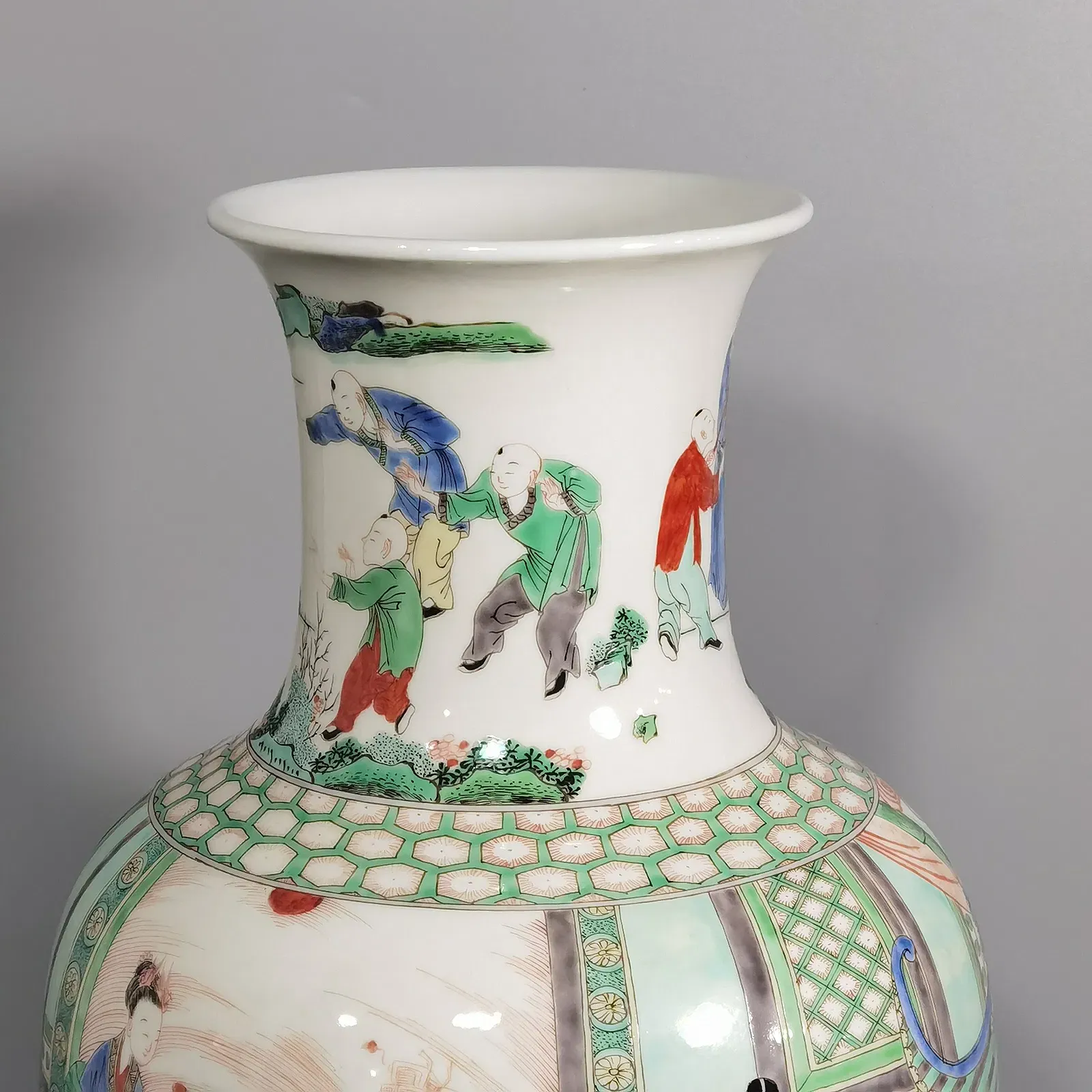 Chinese Qing Style Famille Verte Porcelain Baluster Vase thumbnail 4