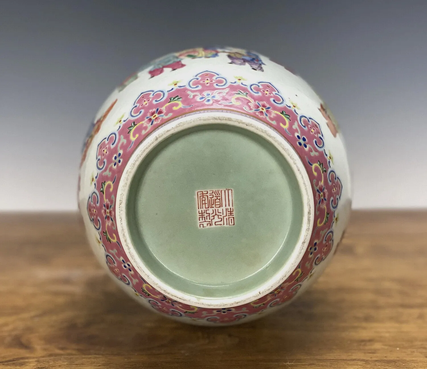 Chinese Famille Rose 'Hundred Children' Baluster Vase, Qianlong Style thumbnail 7