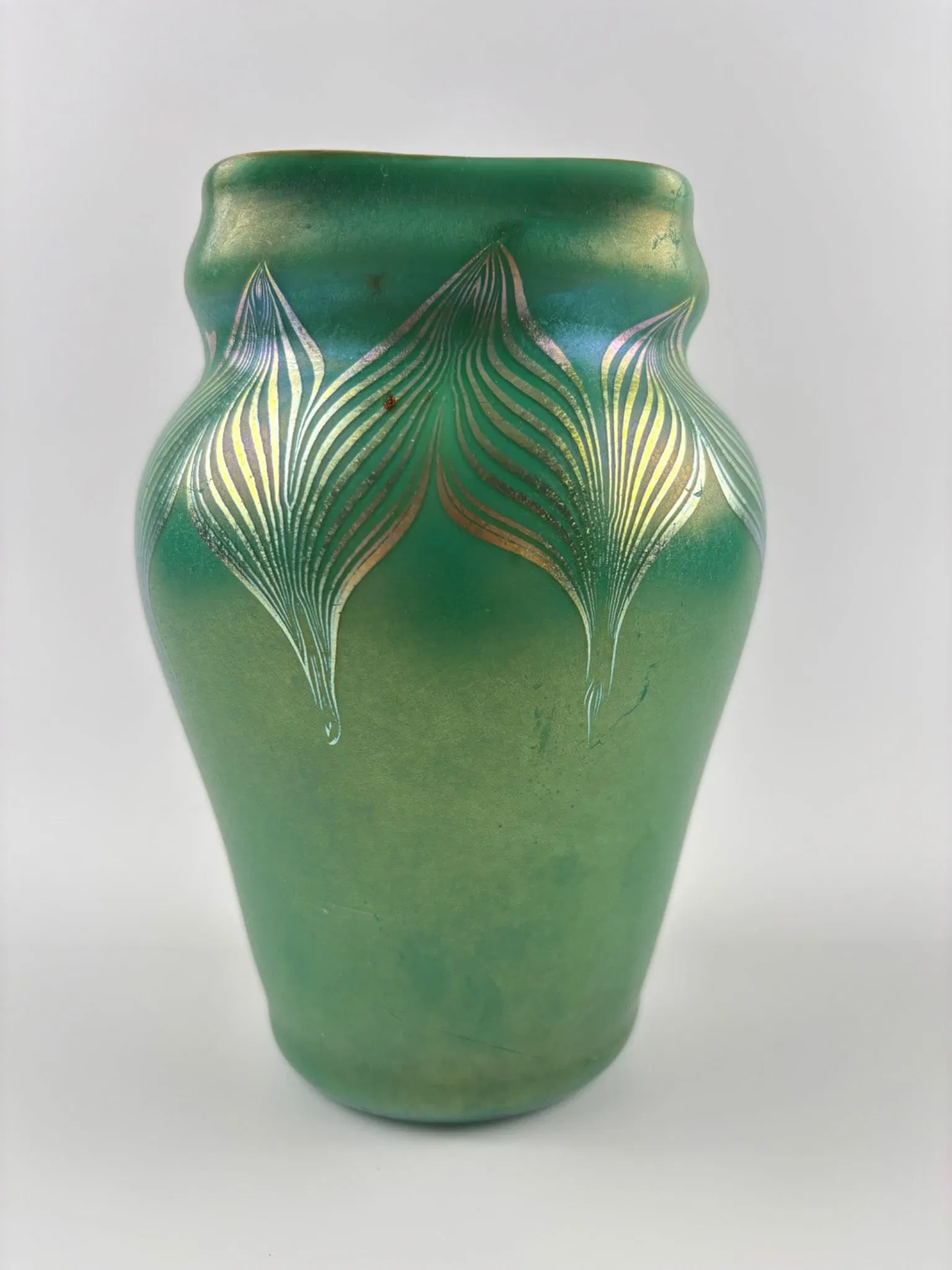 Art Nouveau Tiffany Studios Green Favrile Glass Vase thumbnail 2