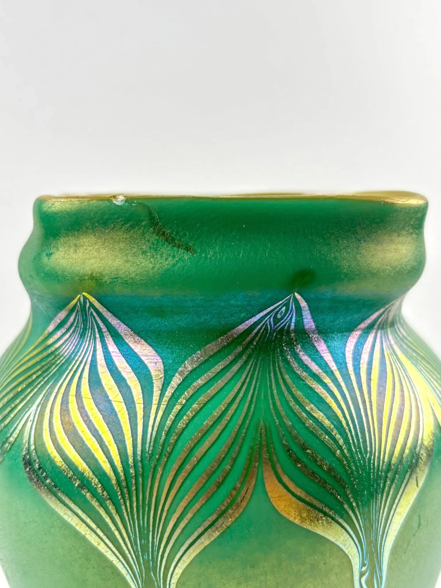 Art Nouveau Tiffany Studios Green Favrile Glass Vase thumbnail 3