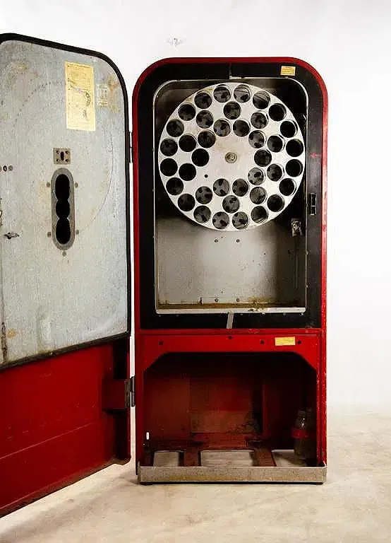 American Mid-Century Period Vendo 39-K Coca-Cola Vending Machine thumbnail 6