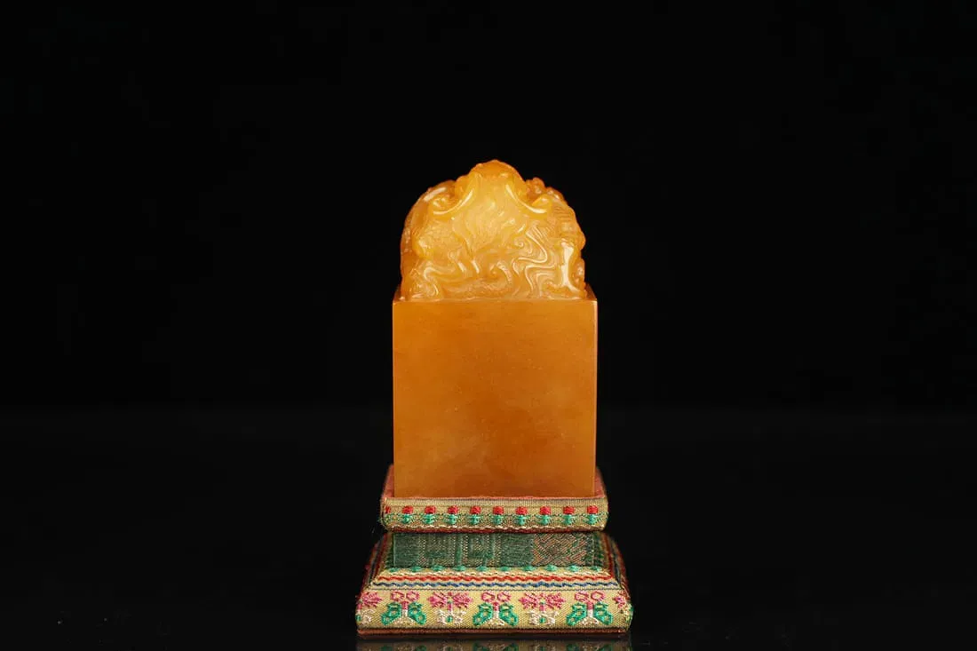 Qing Style Shoushan Stone Dragon-Topped Seal (Chop) thumbnail 3