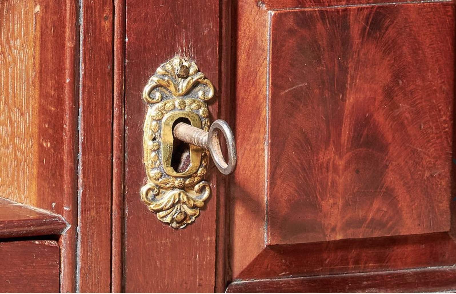 English Georgian Period Mahogany Linen Press Bureau Cabinet thumbnail 6