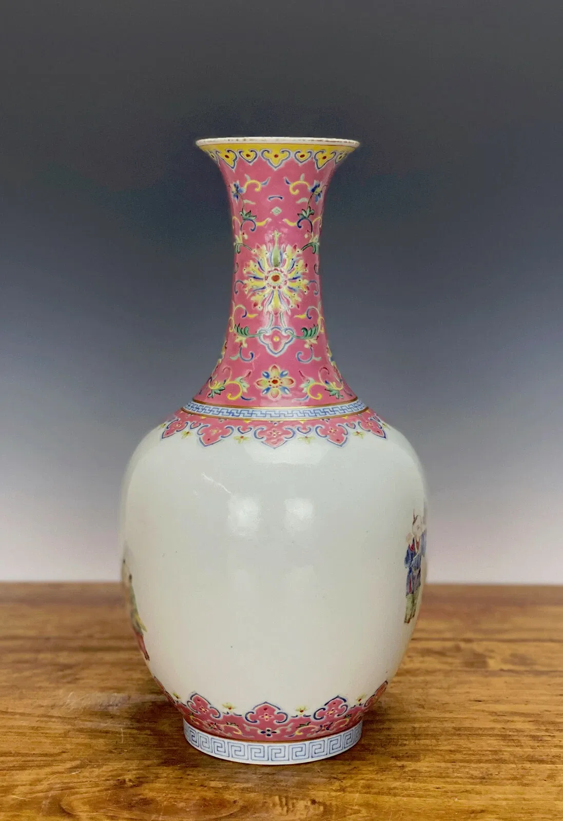 Chinese Famille Rose Medallion Double-Gourd Vase thumbnail 3