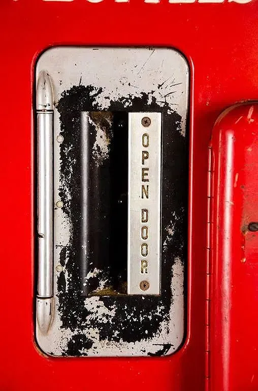 American Mid-Century Period Coca-Cola Vendo K Series Bottle Vending Machine thumbnail 7