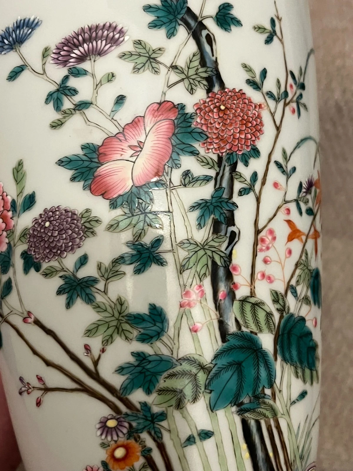 Chinese Famille Rose Style Porcelain Vase thumbnail 3