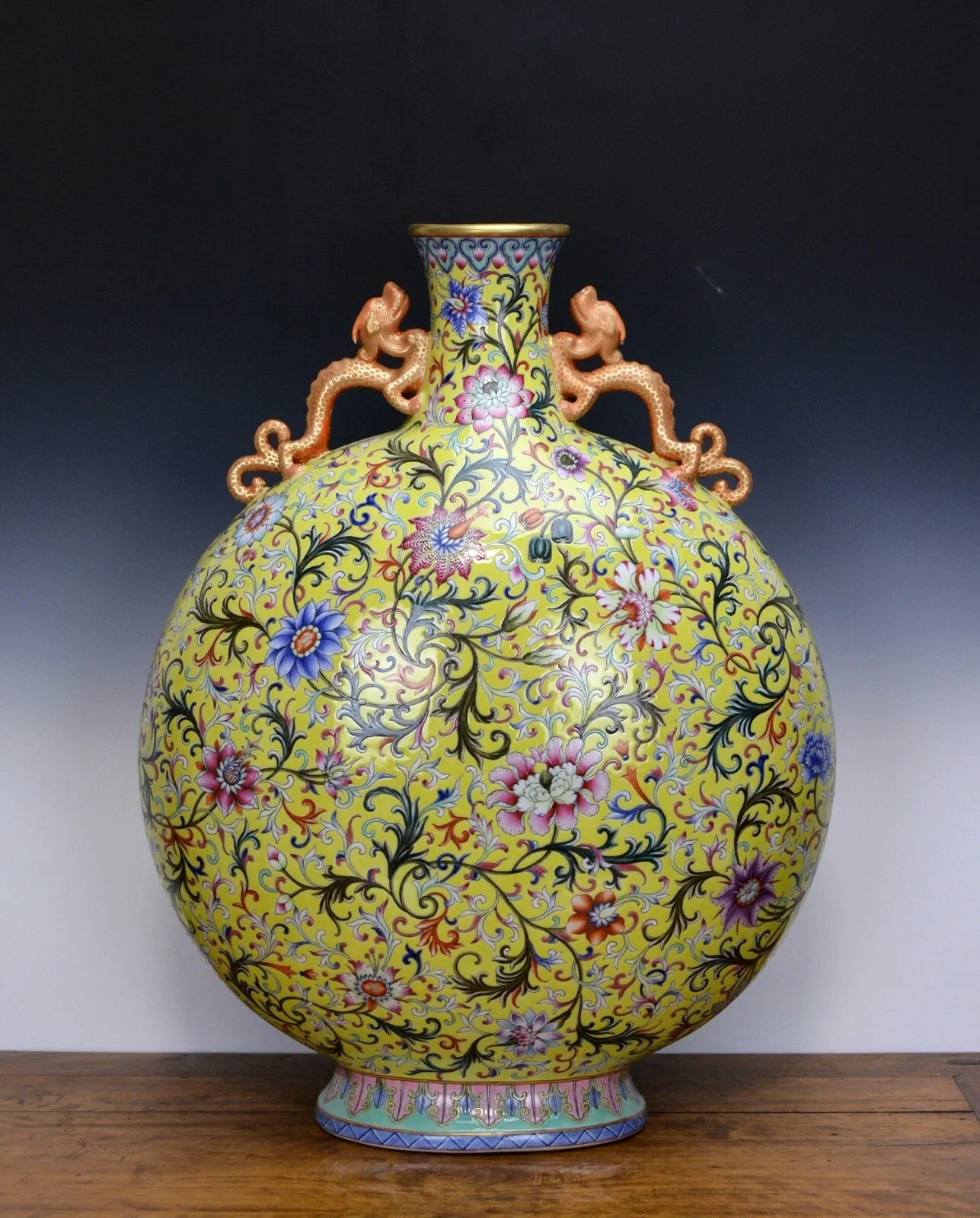 Chinese Qing Style Yellow-Ground Famille Rose Porcelain Moon Flask Vase thumbnail 3