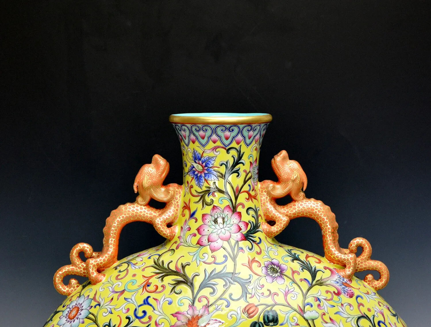 Chinese Qing Style Yellow-Ground Famille Rose Porcelain Moon Flask Vase thumbnail 4