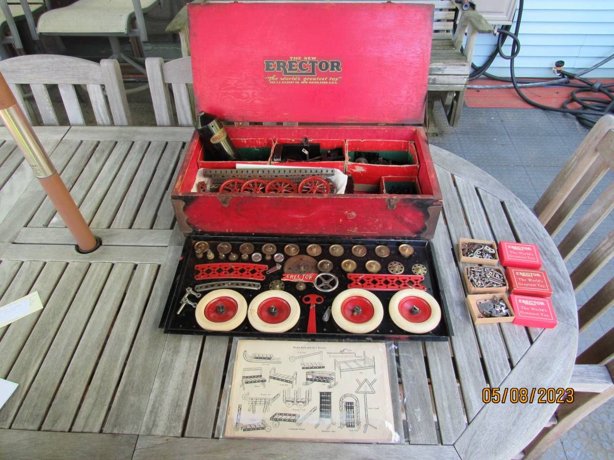 American A.C. Gilbert 'The New Erector' Metal Construction Set, Complete Boxed Example