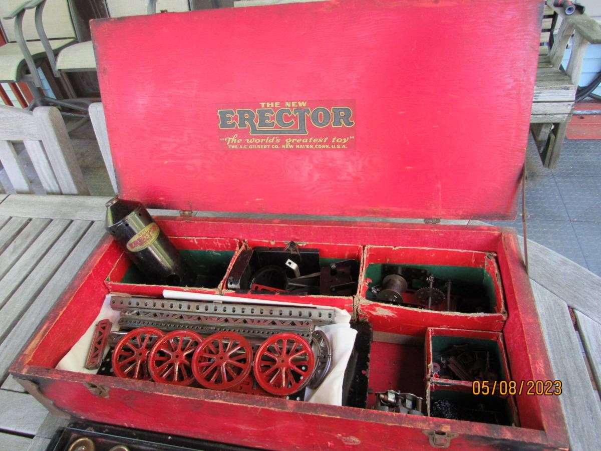 American A.C. Gilbert 'The New Erector' Metal Construction Set, Complete Boxed Example thumbnail 2